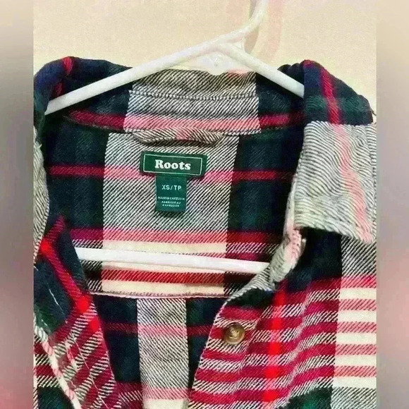 🔥Roots flannel bottom down shirt🔥 - Picture 4 of 7